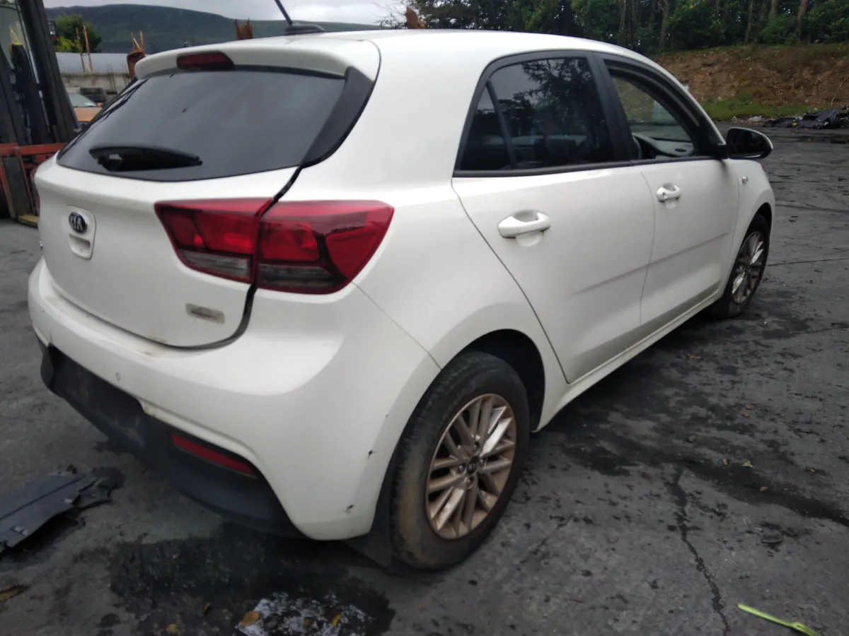 2021 Kia Rio For Breaking/Dismantling - Image 4