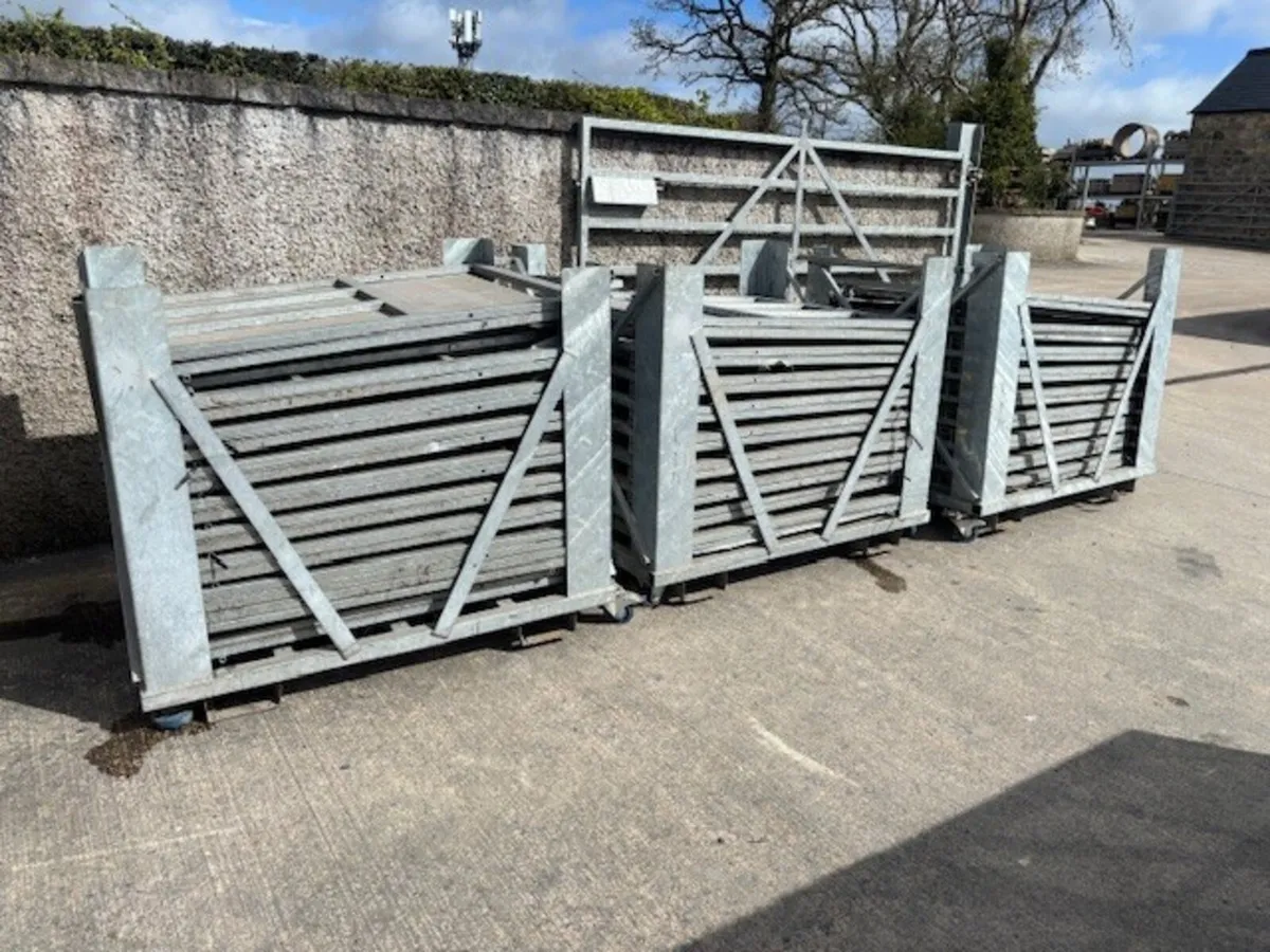FRONT OF STAGE BARRIERS - Image 2