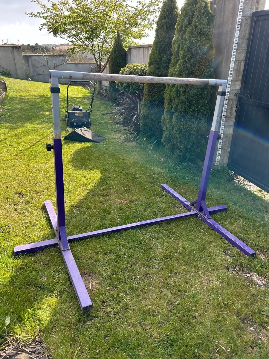 Gymnastics bar - Image 1