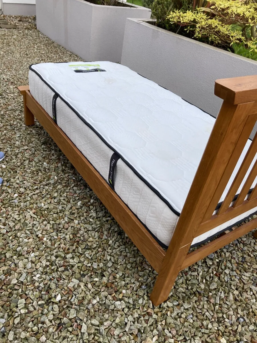 Single bed and mattress - Image 3