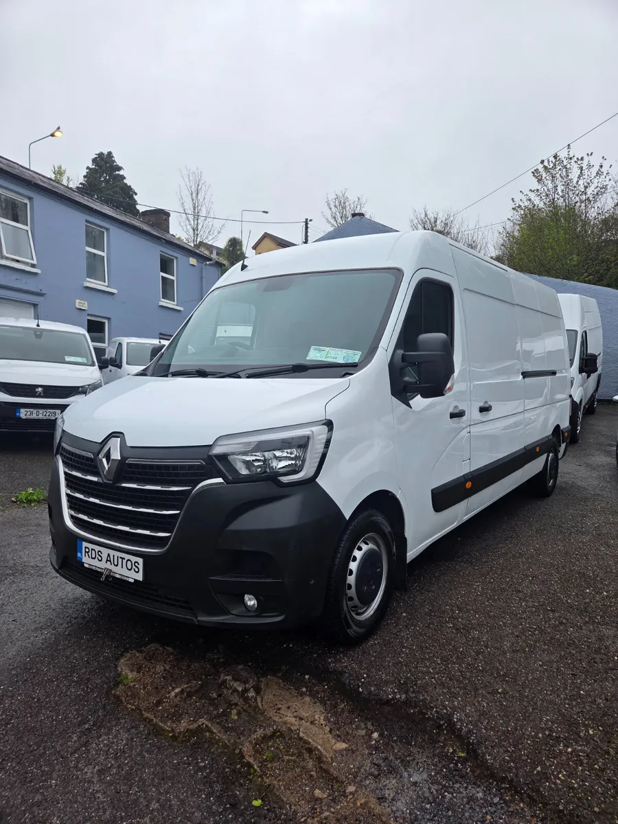 🔥23 RENAULT MASTER WITH A/C🔥 - Image 3