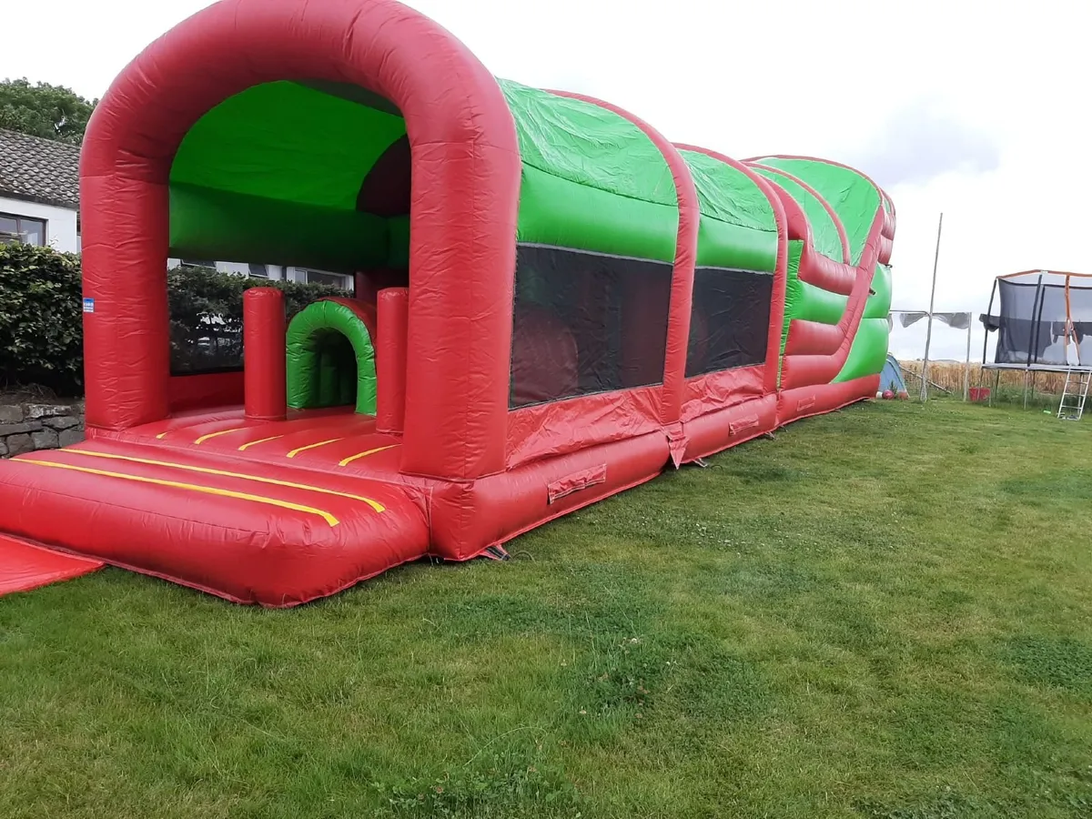 Bouncy castle - Image 2