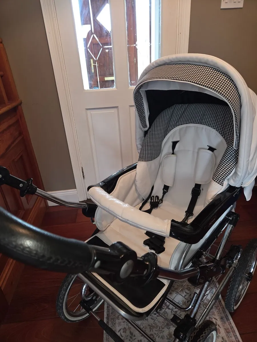 Premium baby pram - Image 3
