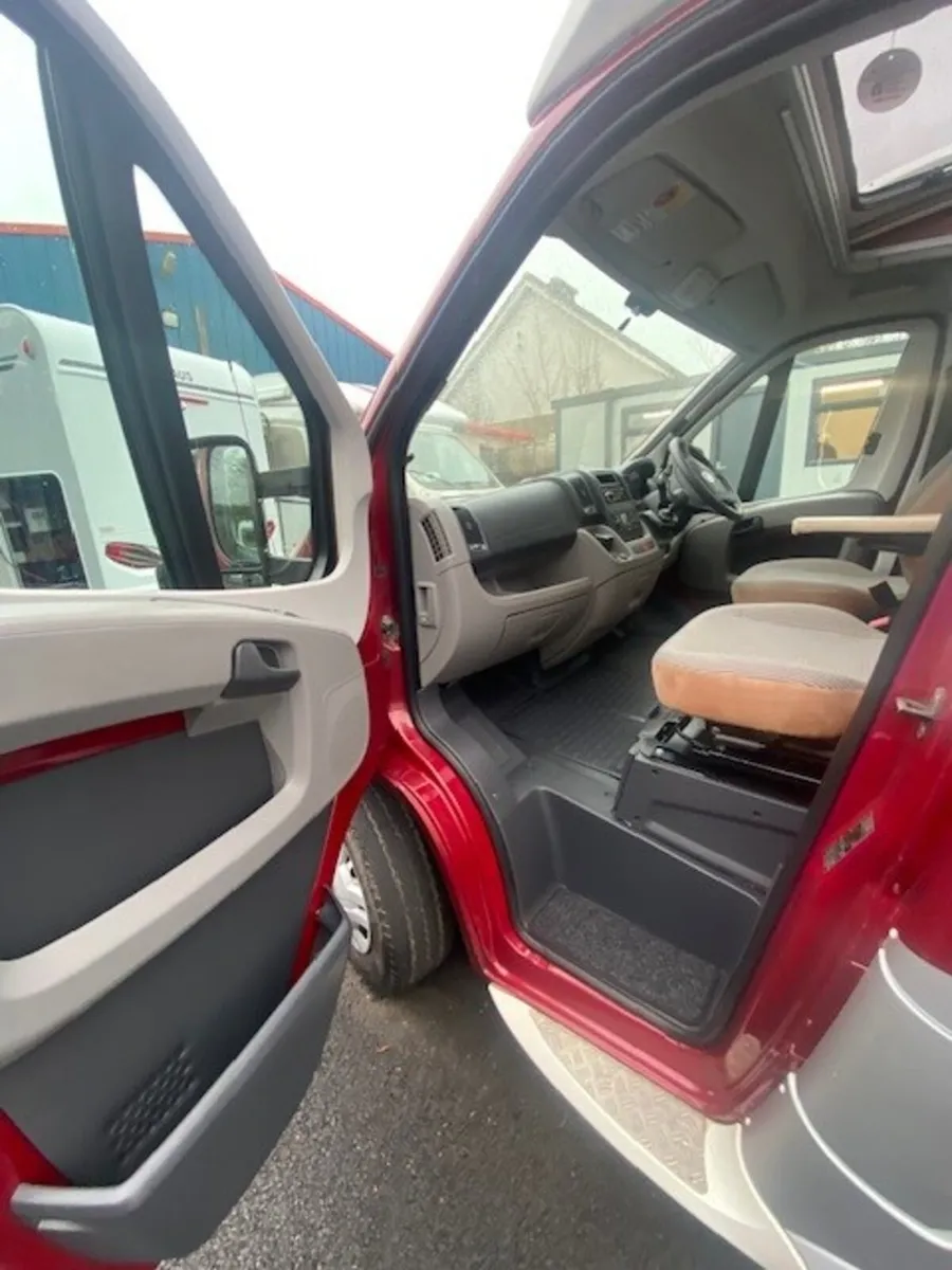 2011 DETHLEFFS ADVANTAGE - Image 4