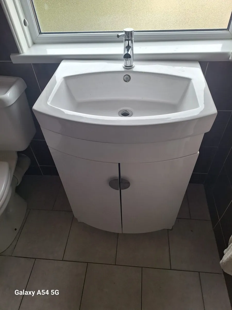 White vanity Unit - Image 1