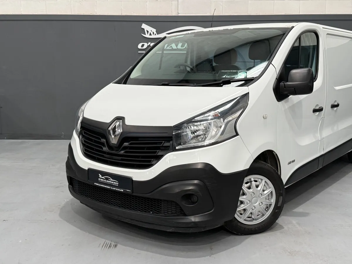 Renault Trafic 2017 NEW DOE LOW MILEAGE €8950 INC - Image 4