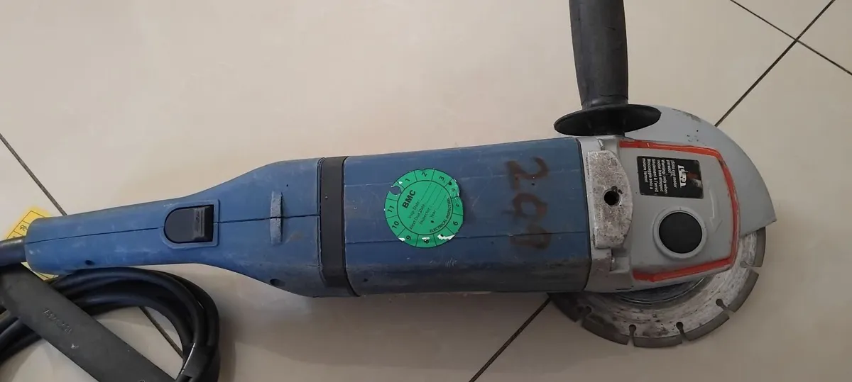 Casals 180mm Angle Grinder 240v - Image 4