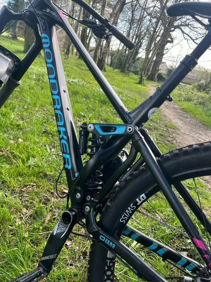 Mondraker Foxy XR 29 Medium Enduro Bike - Image 3