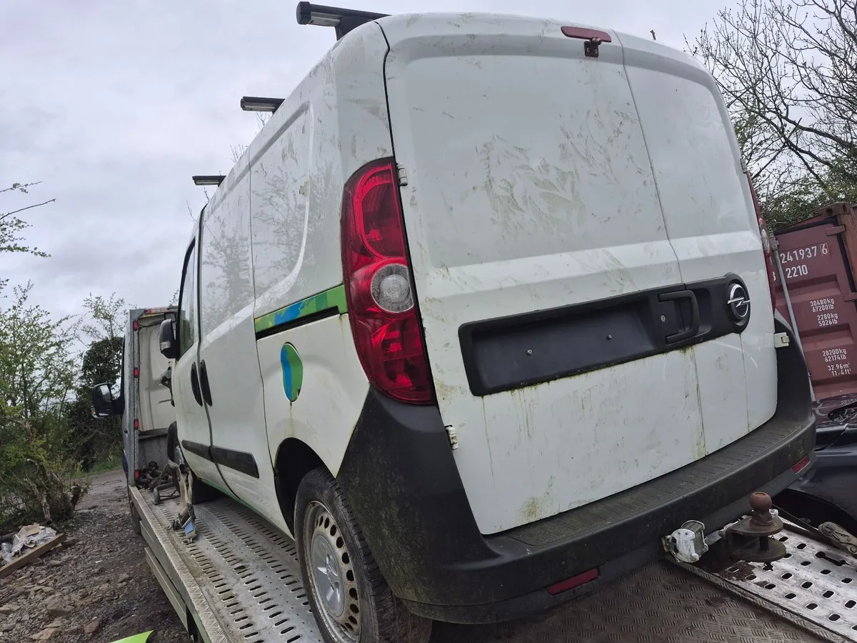 2016 doblo / combo breaking - Image 1