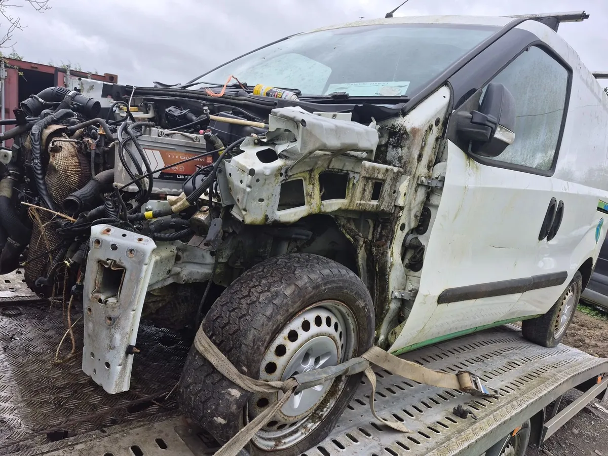 2016 doblo / combo breaking - Image 2