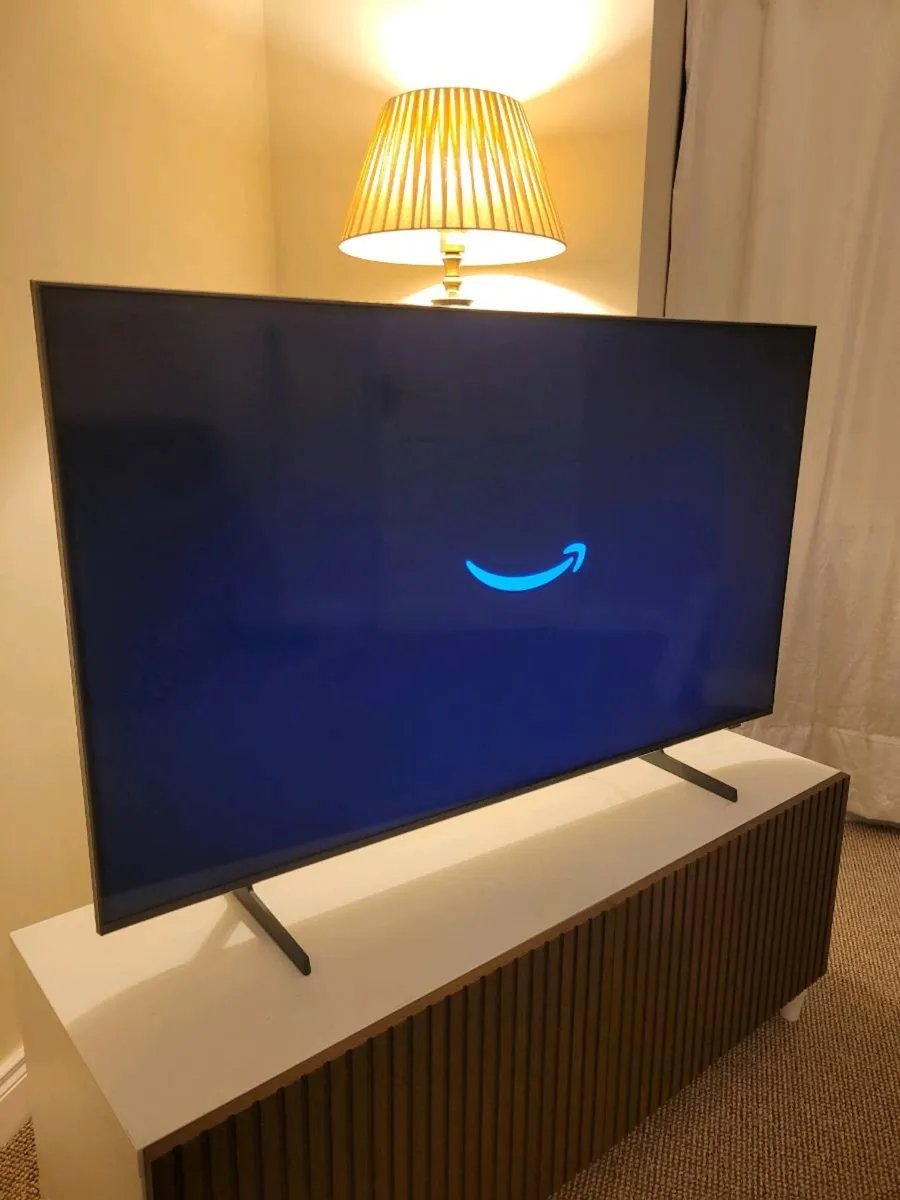 Samsung 50 inch QLED 4K AI smart TV - Image 4