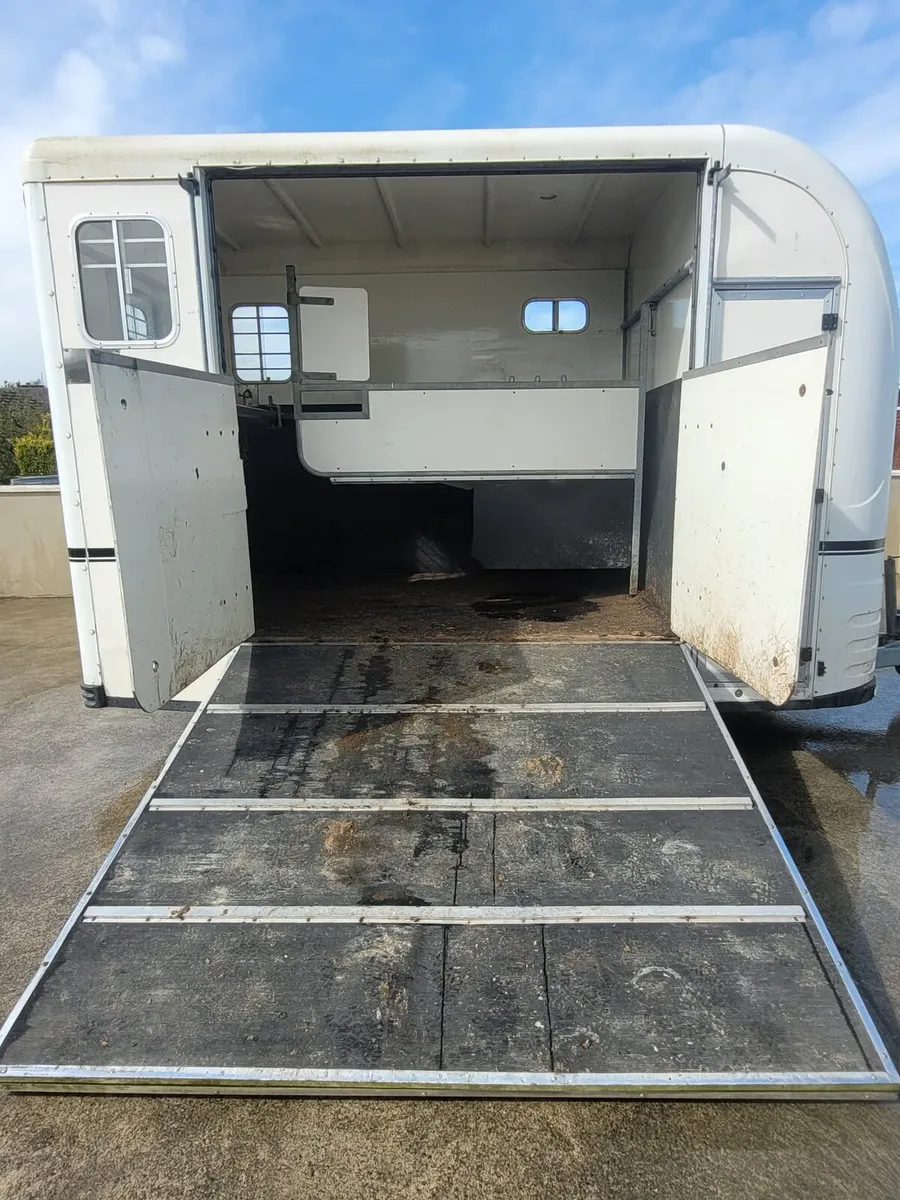 Equi treck horse box fully serviced, with tackroom - Image 4