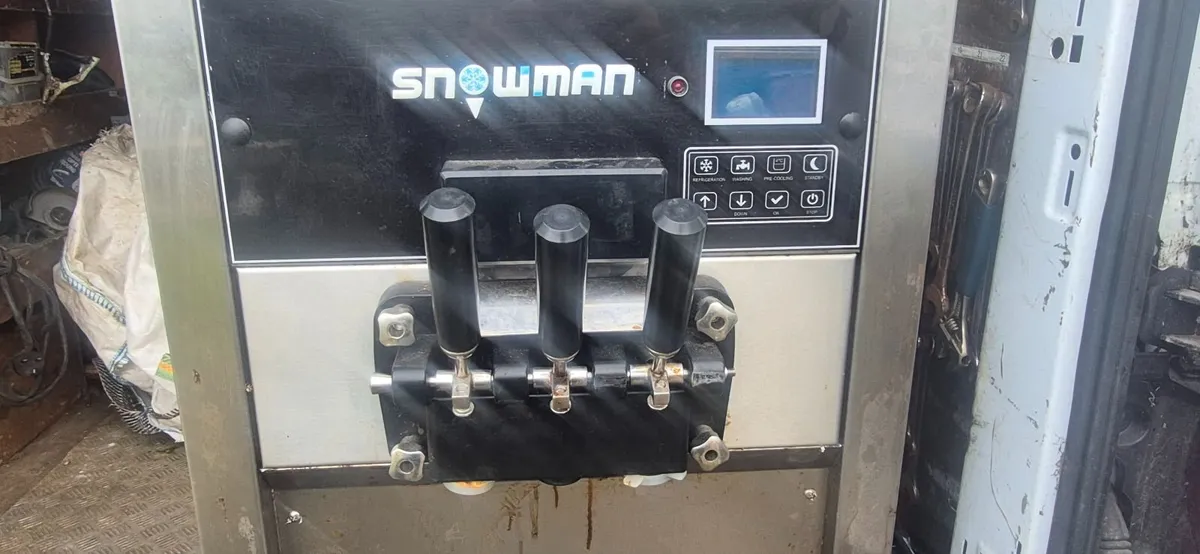 Ice cream machine - Image 1