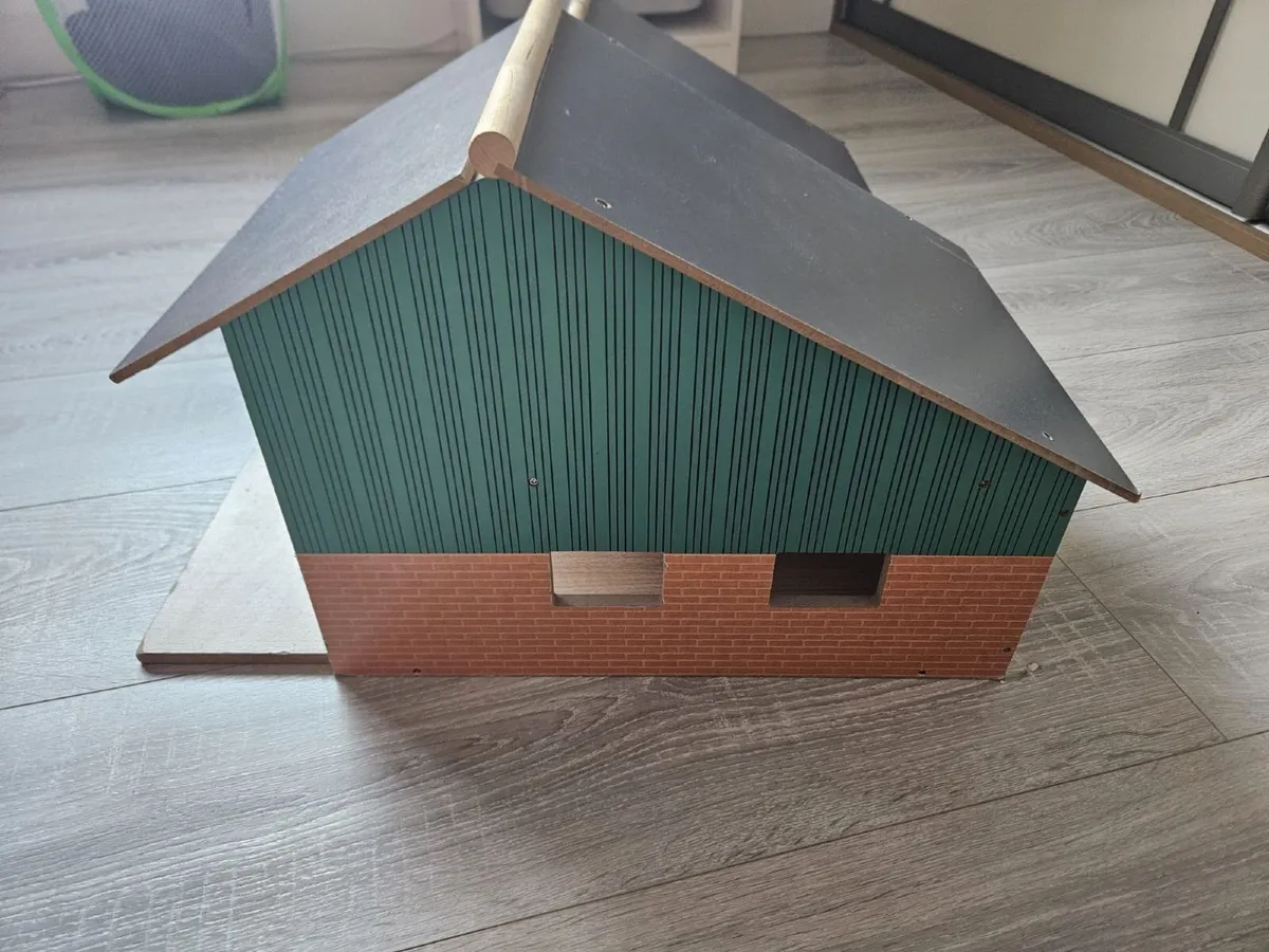 Toy Farm Timber Shed - Image 1