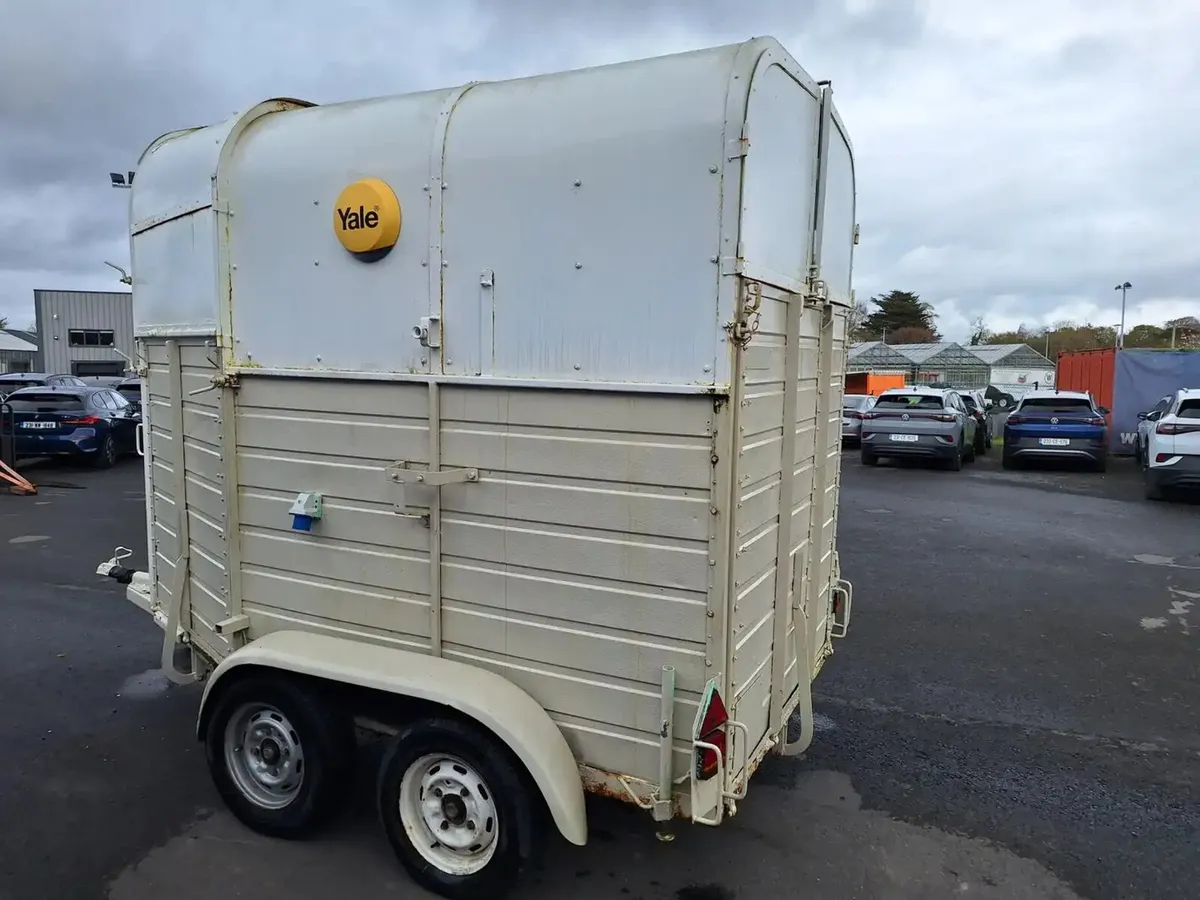 Horse Box Catering Trailer For Auction - Image 3