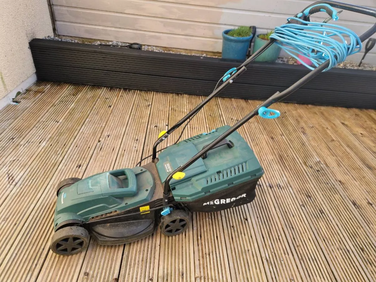 Selection of lawnmowers - Image 2