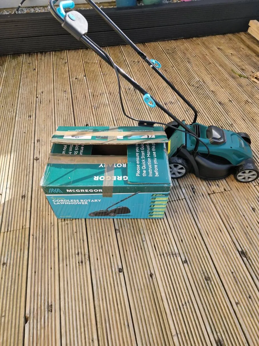 Selection of lawnmowers - Image 3