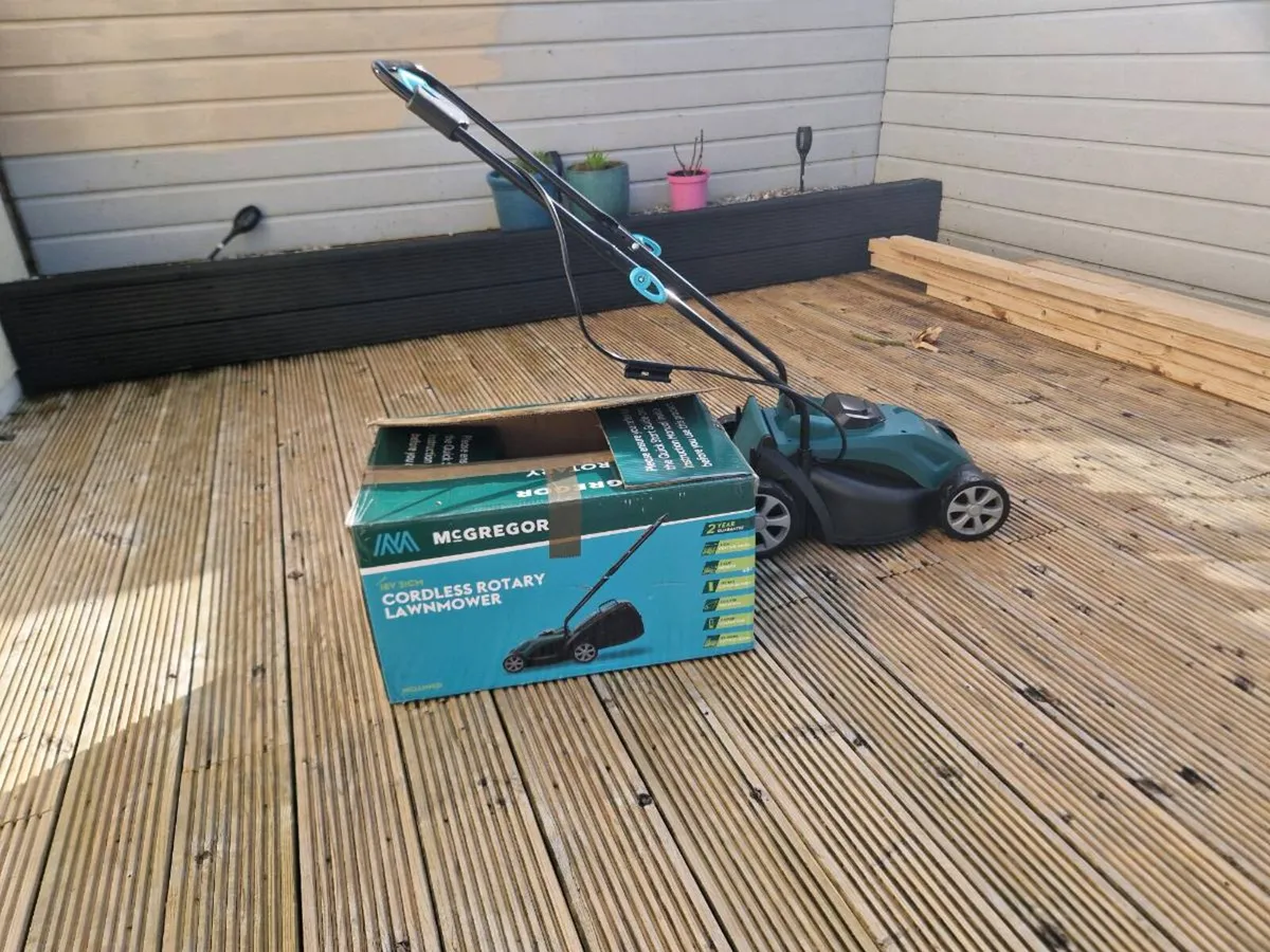 Selection of lawnmowers - Image 4