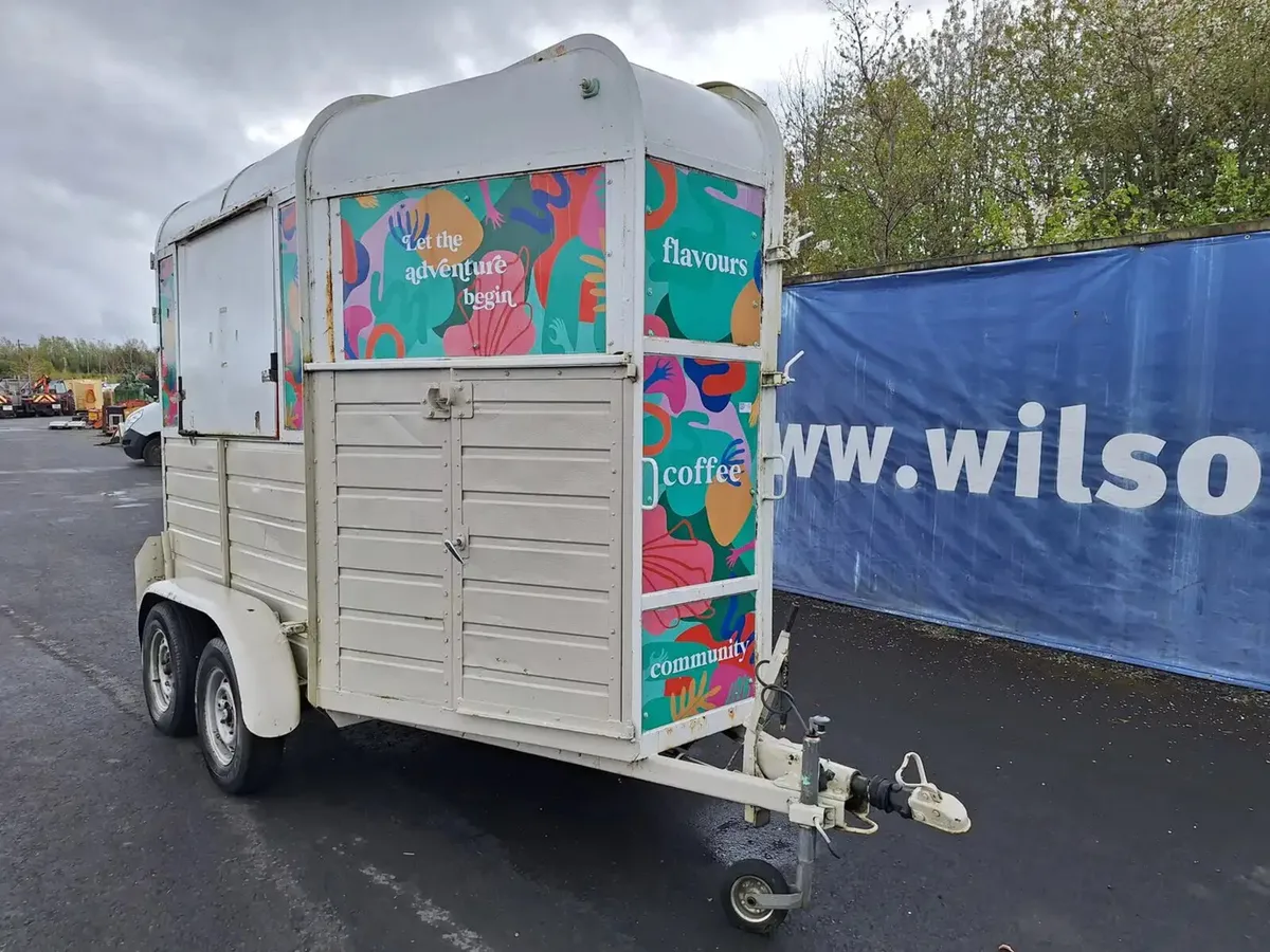 Horse Box Catering Trailer For Auction - Image 2