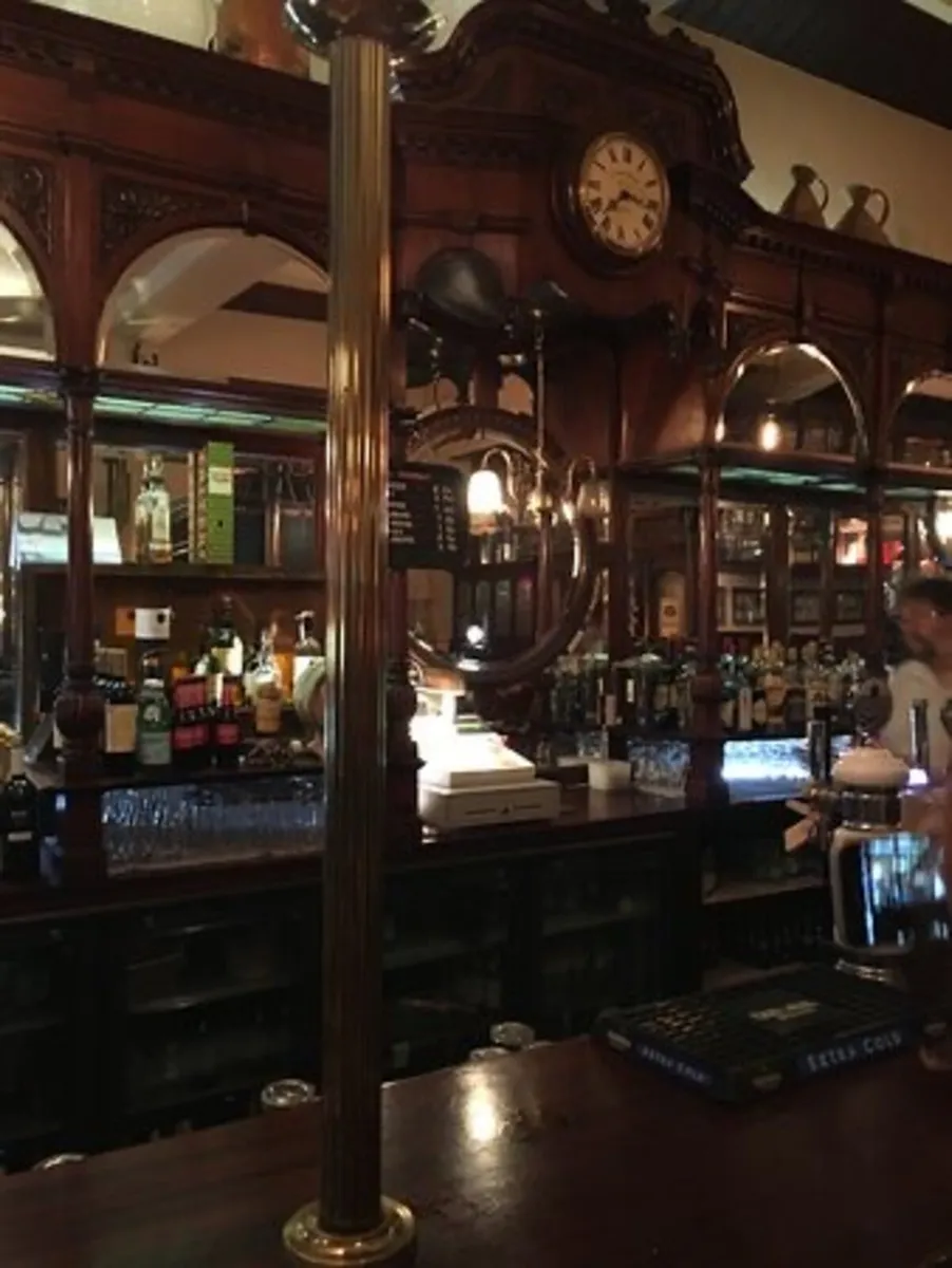 Pub old bar counter - Image 3