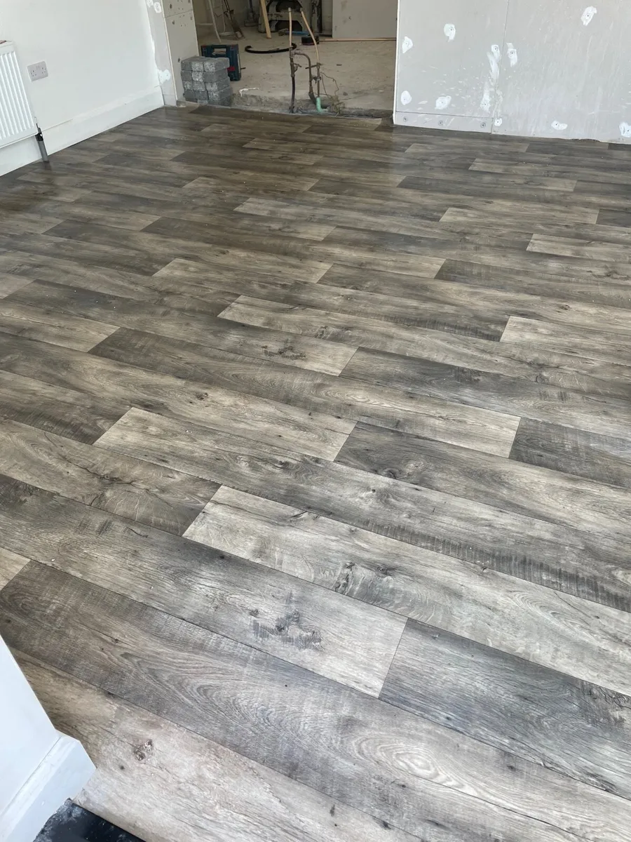 Vinyl 4.8 x 4.2 meters