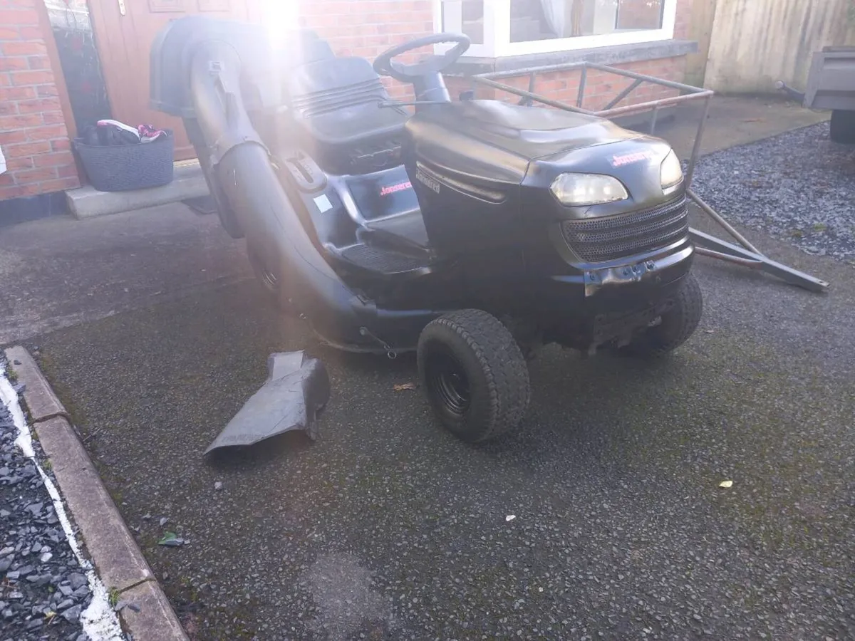 Ride on lawnmower - Image 2