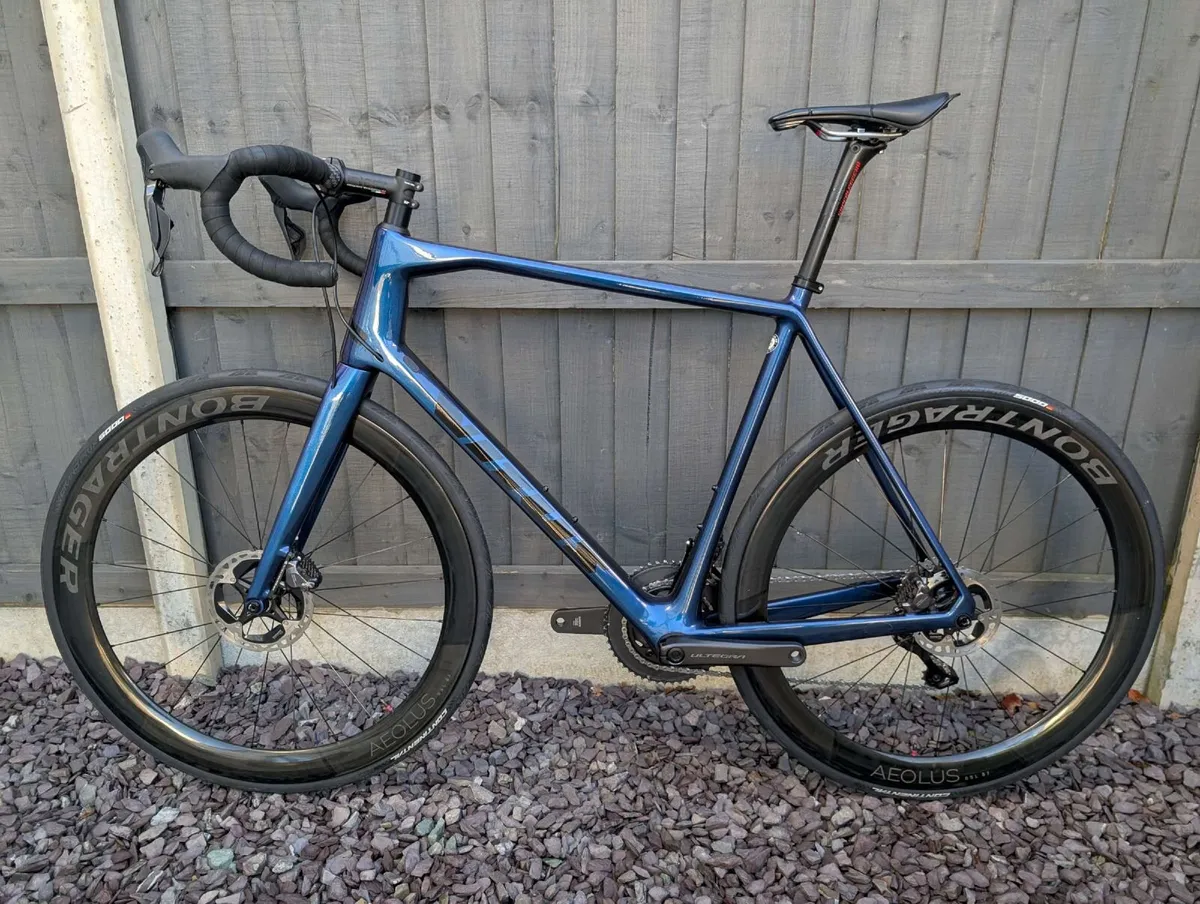 Vitus Vitesse EVO CRSUltegra Di2 (Excludes Wheels) - Image 2