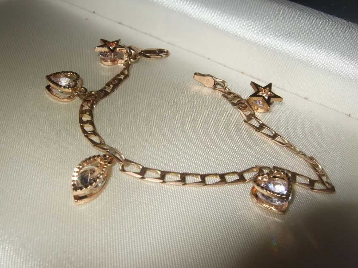 Vintage 9ct Gold Charm Bracelet - Image 2