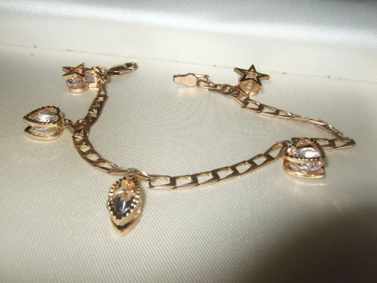 Vintage 9ct Gold Charm Bracelet - Image 3