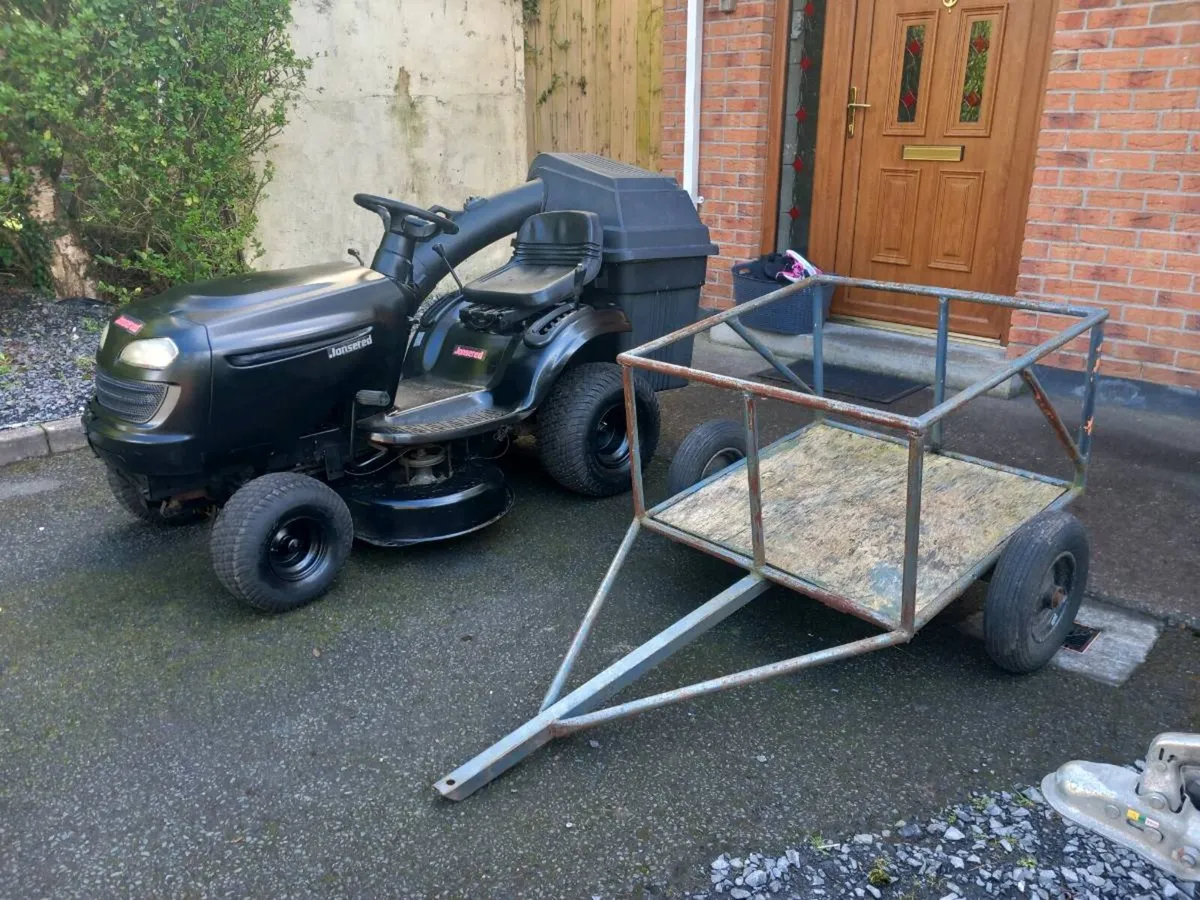 Ride on lawnmower - Image 1