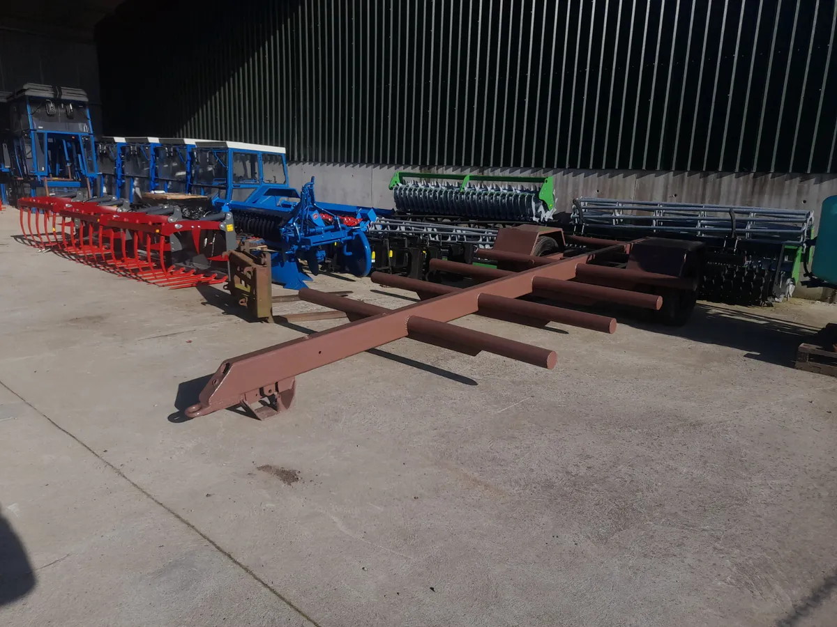 Bale trailer, heavy duty - Image 1