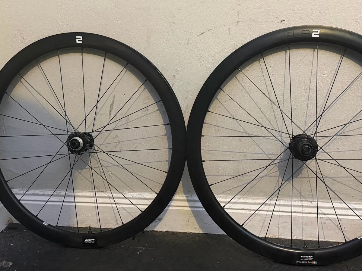 Giant SLR2 42mm carbon wheelset - Image 1
