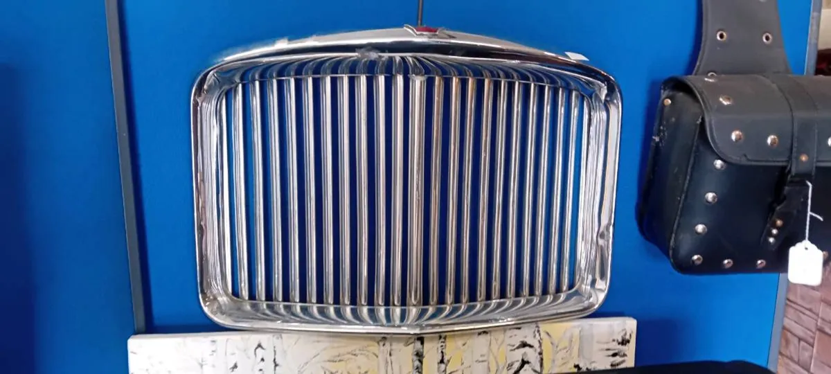 Original Chrome Venderplas Radiator Grill - Image 1