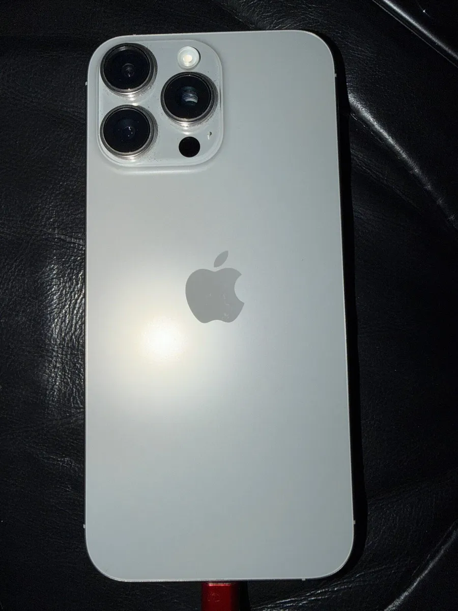 Apple 16 Pro Max Grey met - Image 1