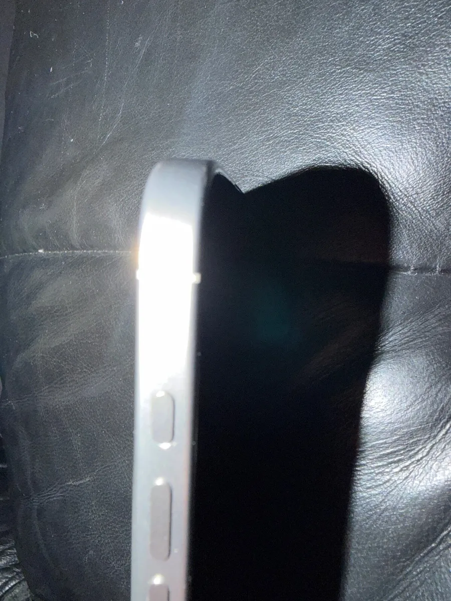 Apple 16 Pro Max Grey met - Image 4