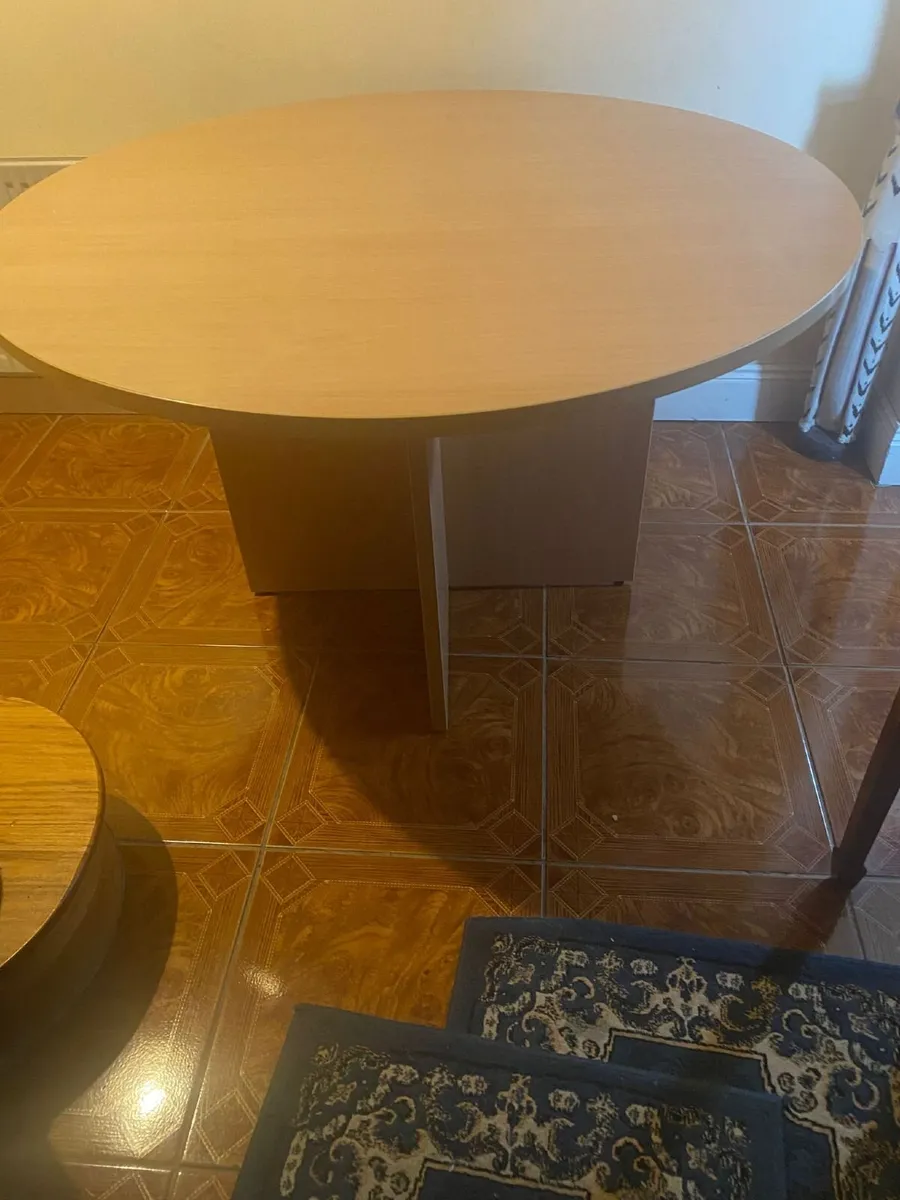 Office table - Image 4