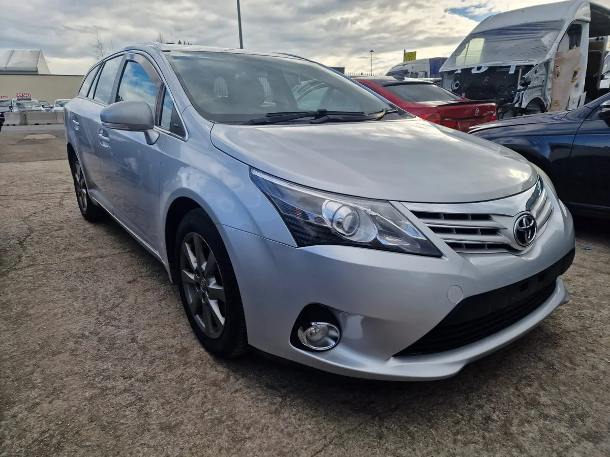 13 TOYOTA AVENSIS ESTATE 2.0 D-4D FOR BREAKING - Image 2