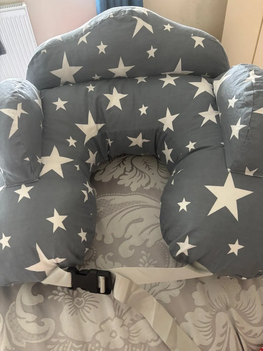 3 x Nursing pillows - Image 1