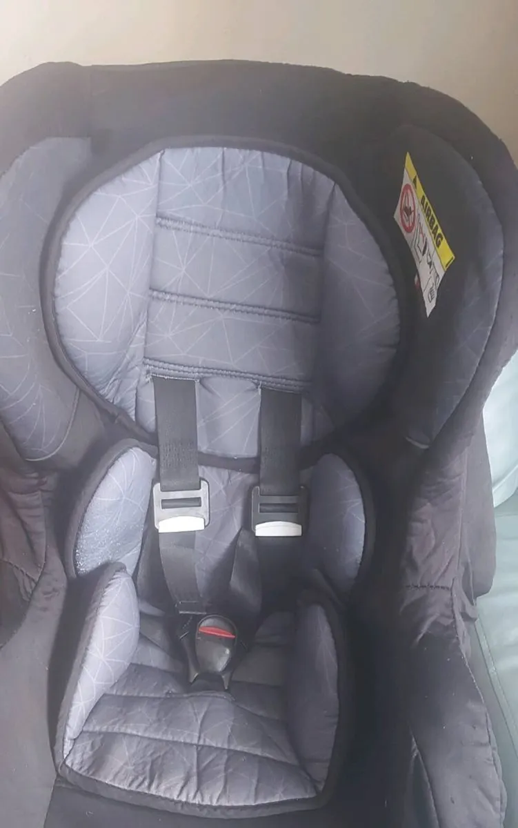 Infants car seat - Image 2