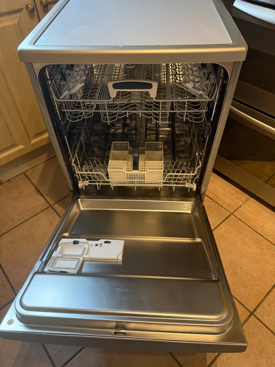 Whirlpool 6th Sense max Dishwasher - Image 4