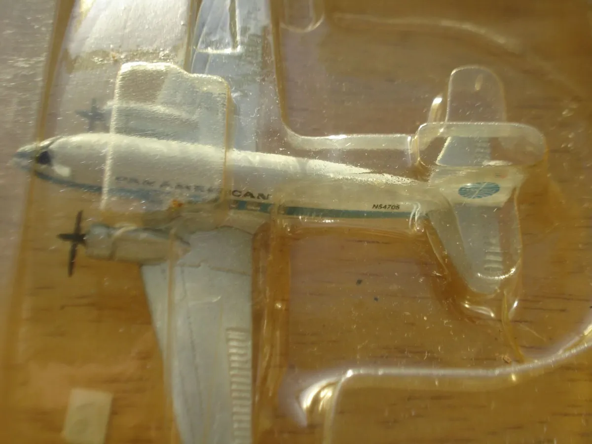 DOUGLAS DC-3 DIECAST METAL MODELS. 1/250 SCALE. - Image 3