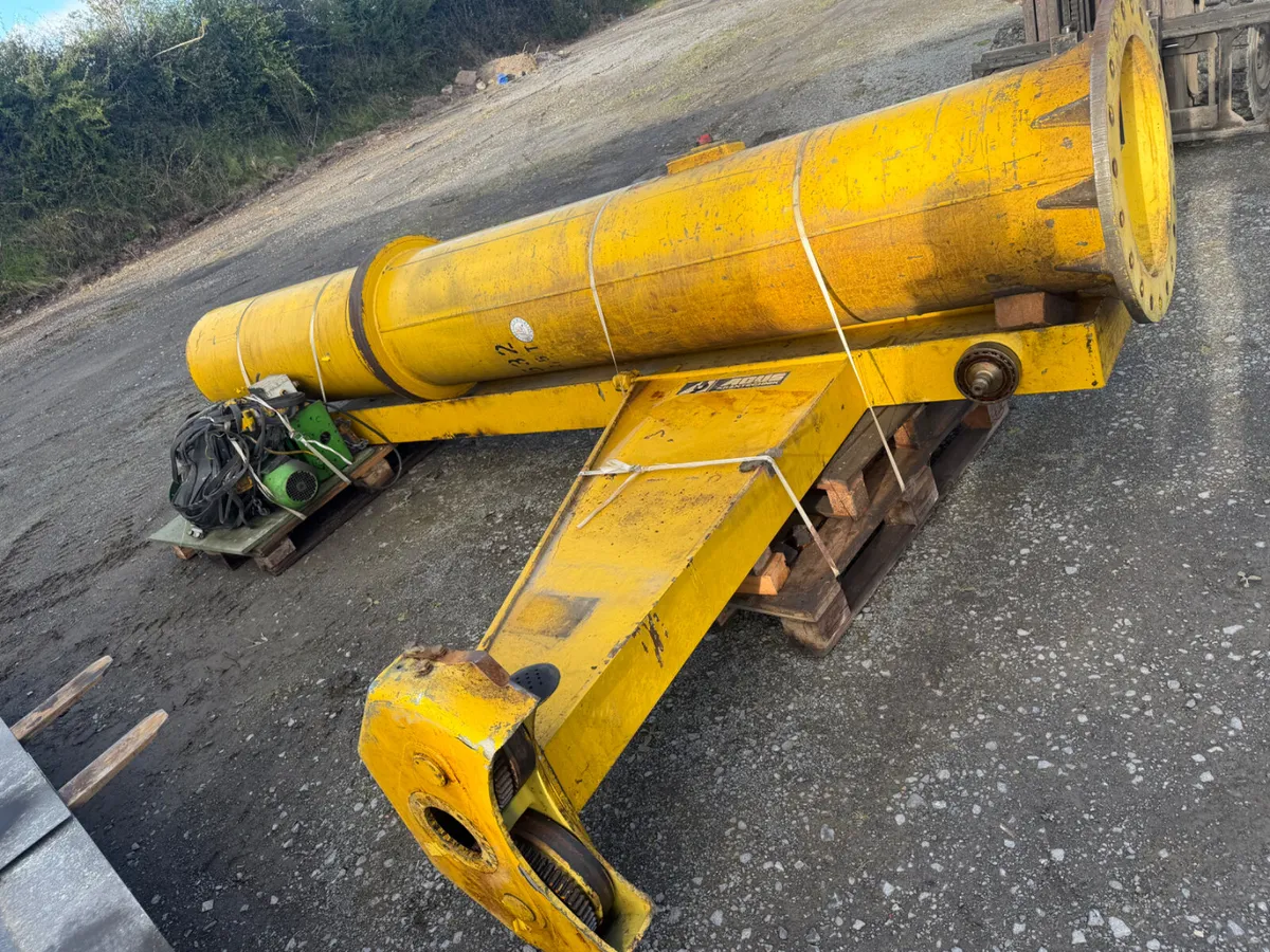 Heavy duty 2.5T JIB Crane - Image 1