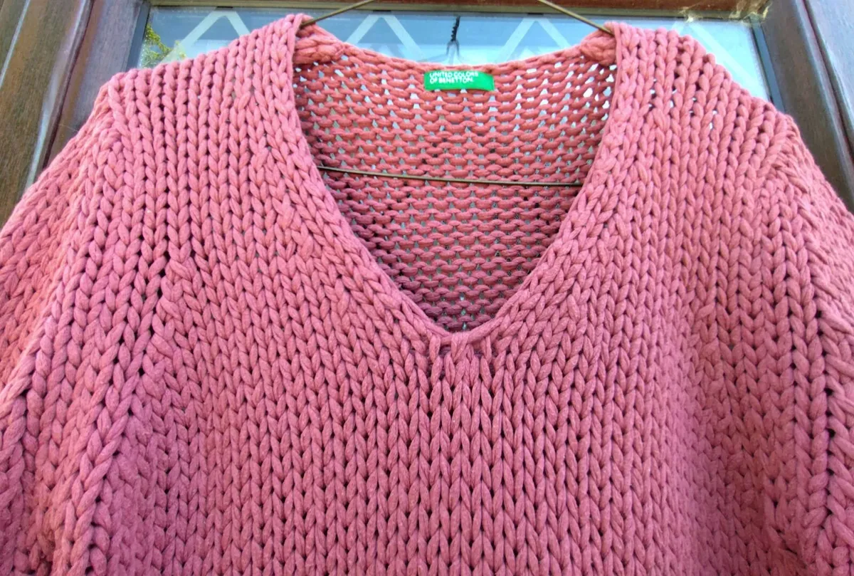 Two Ladies V Neck Jumper (used). - Image 3