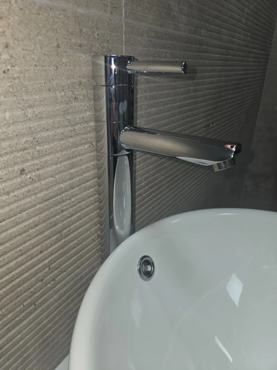 Baltimore 600mm Wall Mounted Vanity Unit & worktop - Image 3