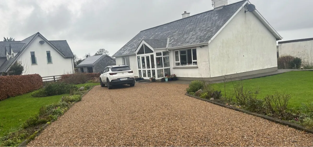 Decorative gold stone - Image 1