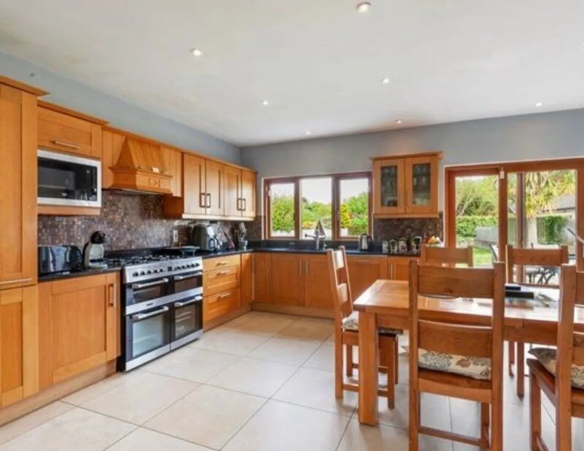 Full fitted kitchen and appliances for sale - Image 1