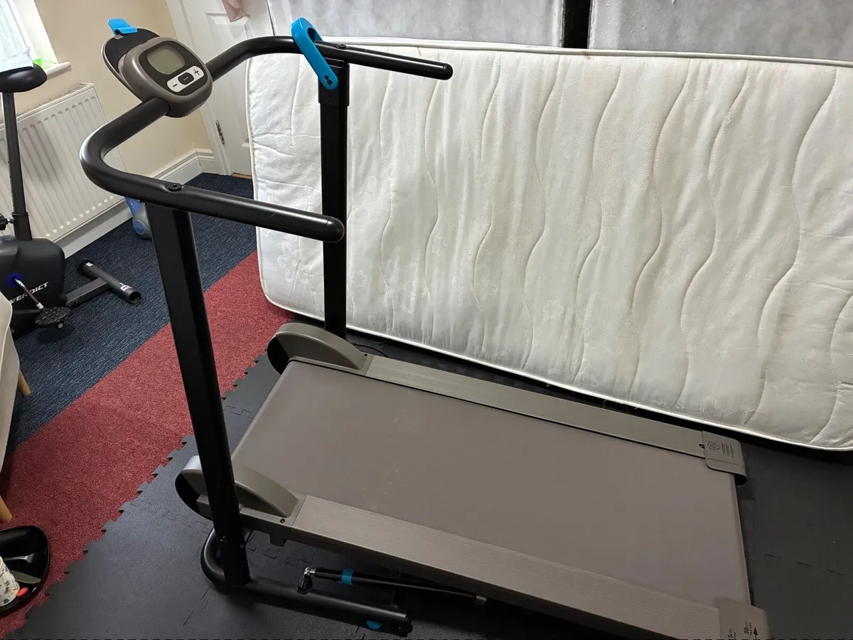 Treadmill foldable - Image 1