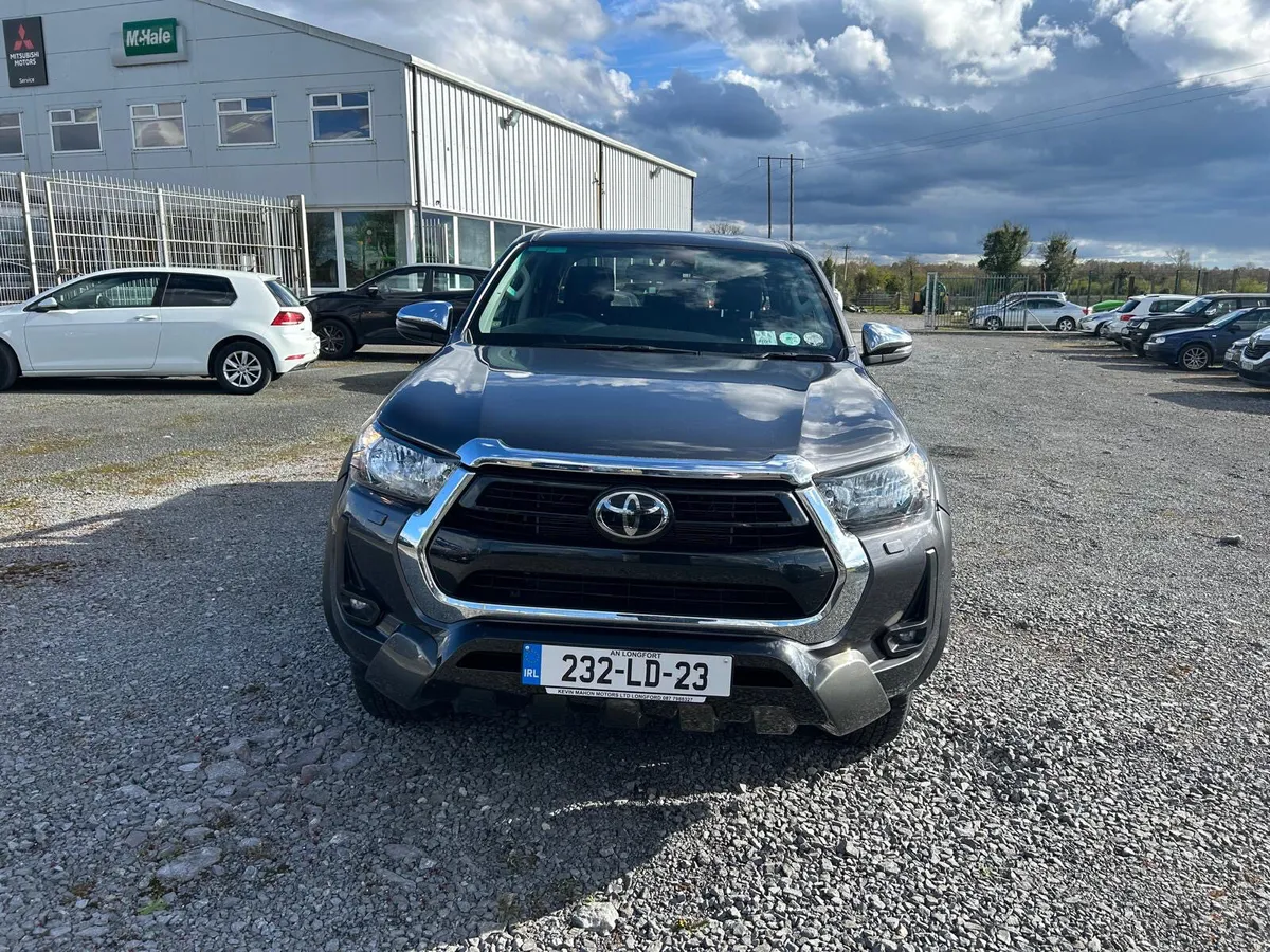 Toyota Hilux 2023 - Image 1