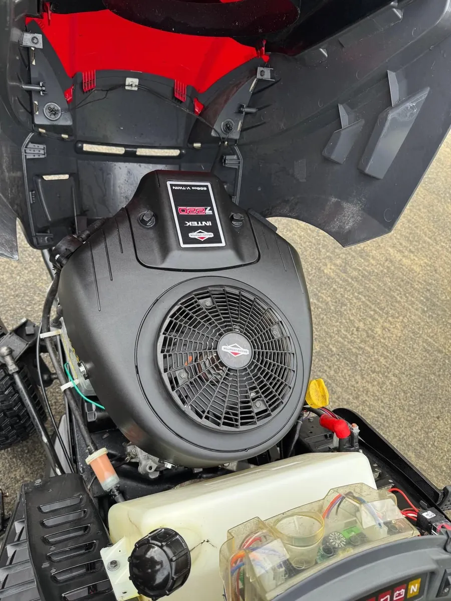 Castelgarden lawn tractor - Image 4