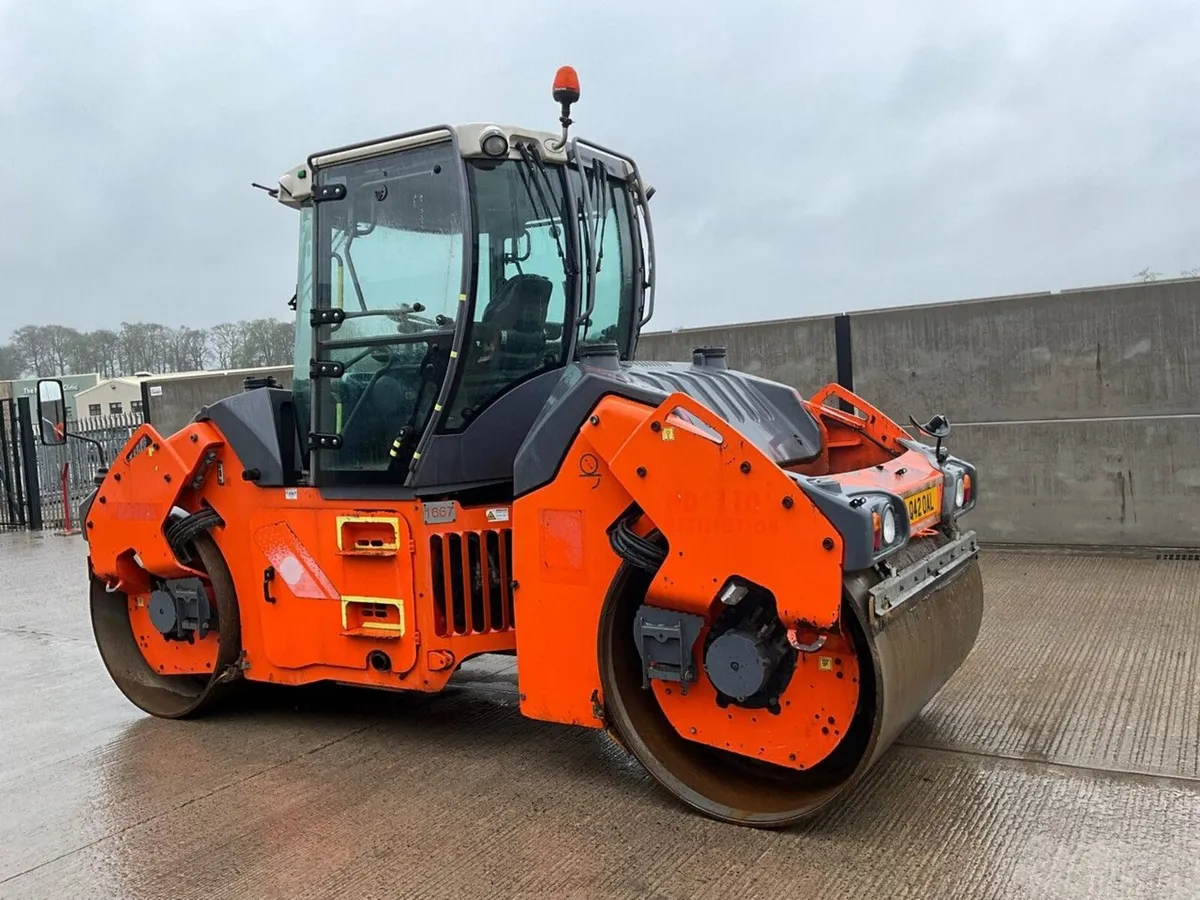 HAMM HD+110i DOUBLE DRUM RIDE ON CABBED ROLLER - Image 4